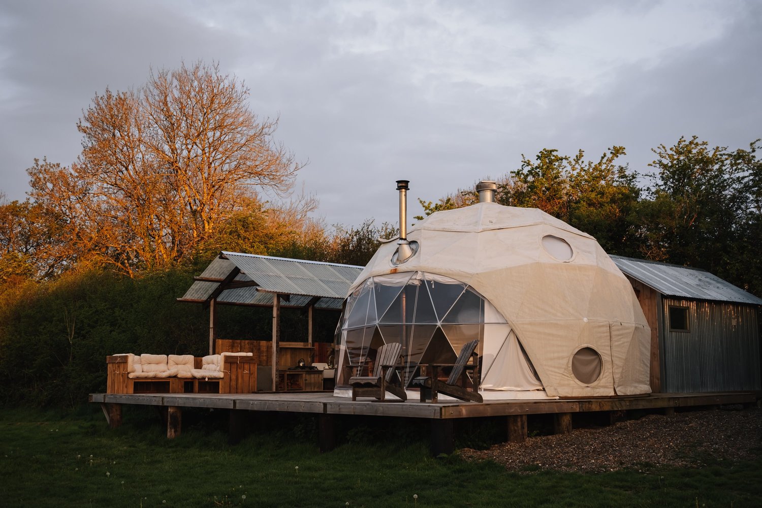 Al momento stai visualizzando Cupole geodetiche e glamping: permessi necessari